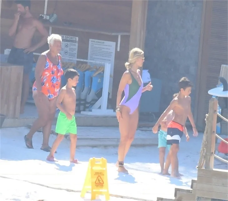 Çağla Şikel tatile Bodrum'da devam ediyor!