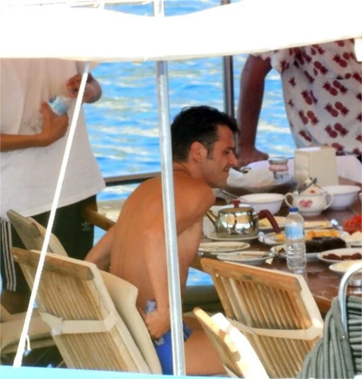 Mehmet Günsur'un aile boyu tatili!