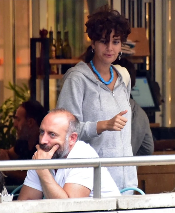 Bergüzar Korel'in bebeğinin cinsiyeti sürpriz olacak!