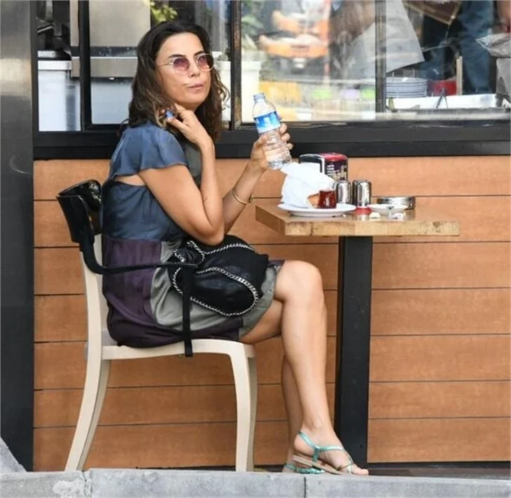Şebnem Dönmez az kalsın boğuluyordu!