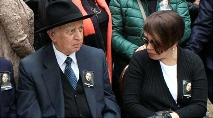 Sezen Aksu'ya acı haber!