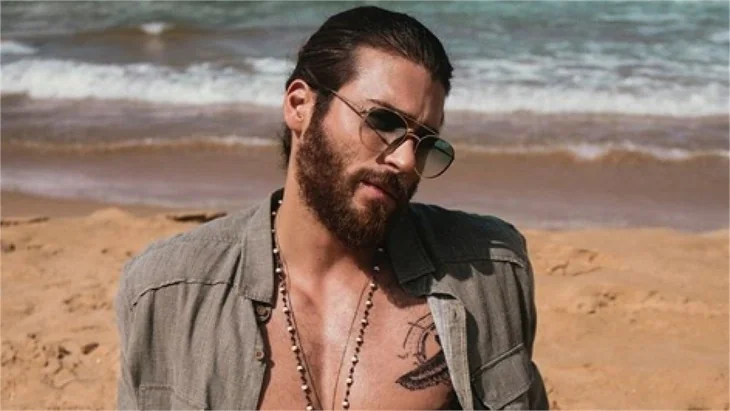 Can Yaman, dünya çapında en iyi oyuncu seçildi!