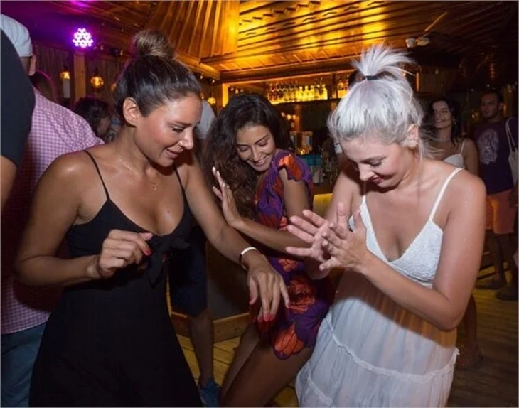 Ünlüler festivalde buluştu!