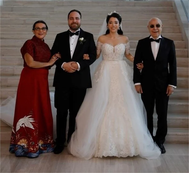 Mazhar Alanson'un mutlu günü!
