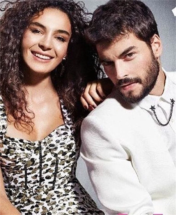 Hercai'nin yıldızları Ebru Şahin ve Akın Akınözü sosyal medyayı salladı!