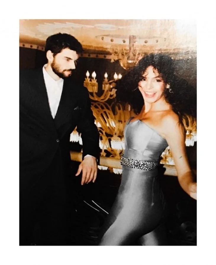 Hercai'nin yıldızları Ebru Şahin ve Akın Akınözü sosyal medyayı salladı!