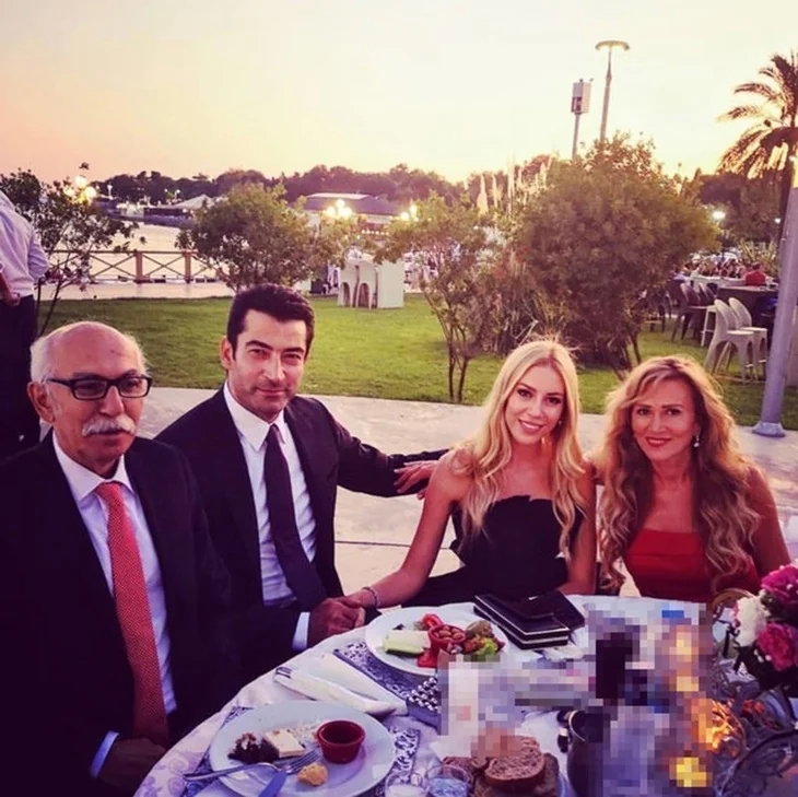 Sinem Kobal'ın aile saadeti!
