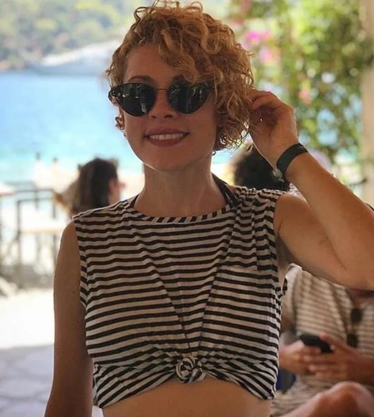 Ünlülerden Eylül'e özel pozlar!