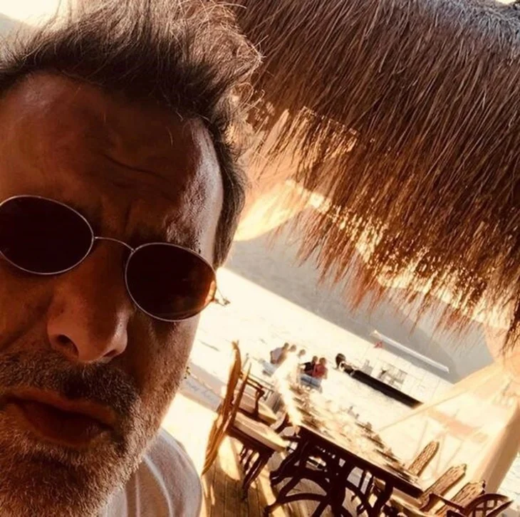 Ünlülerden Eylül'e özel pozlar!