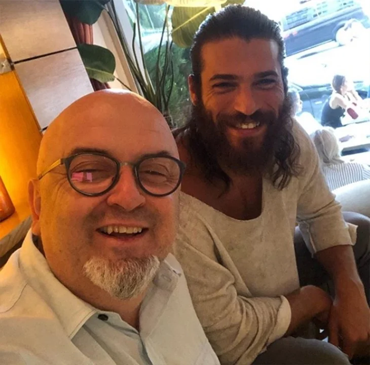 Can Yaman sevilen diziye mi transfer oluyor?