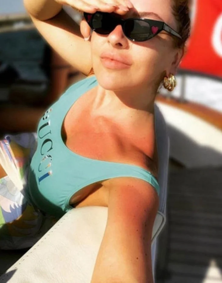 Hadise bikinili paylaşımlara devam ediyor!