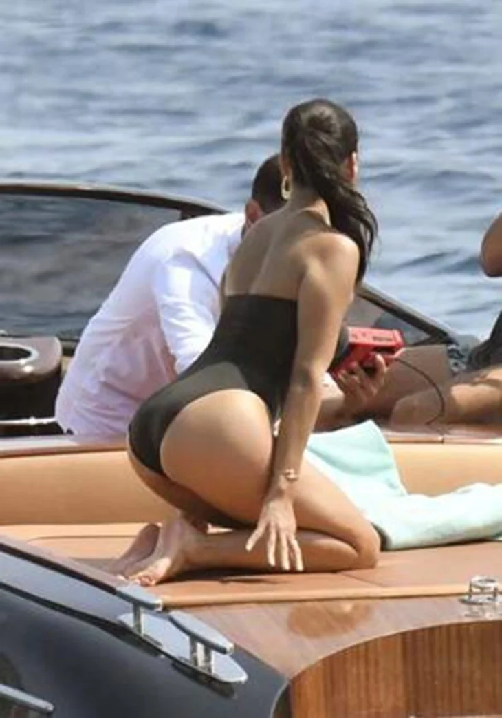 Shanina Shaik Mykonos'u fethetti!