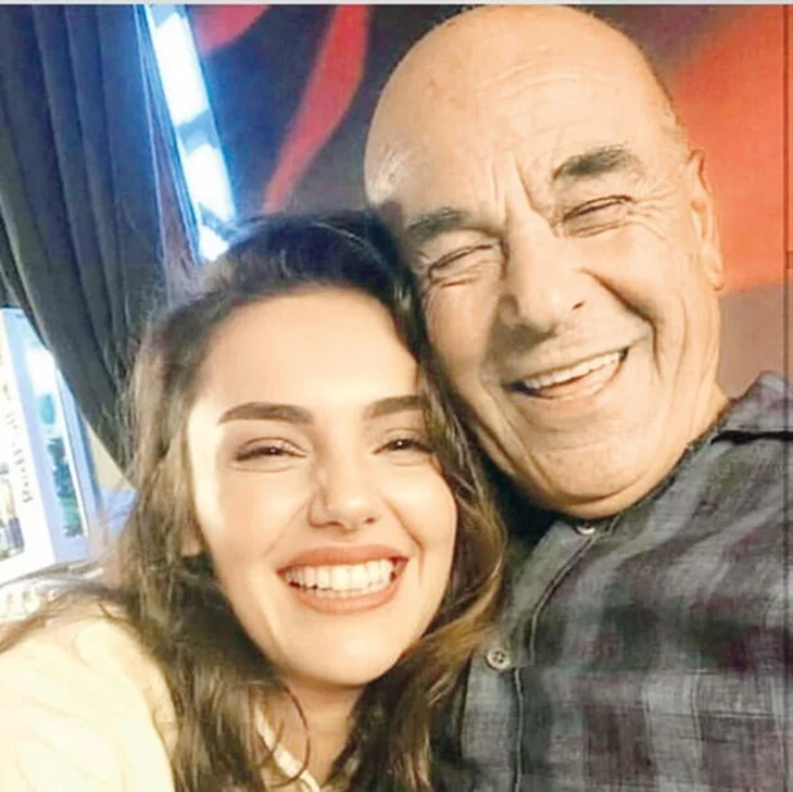 Ünlüler o konsere akın etti!
