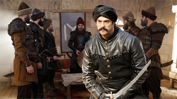 Burak Özçivit'in partneri belli oldu!