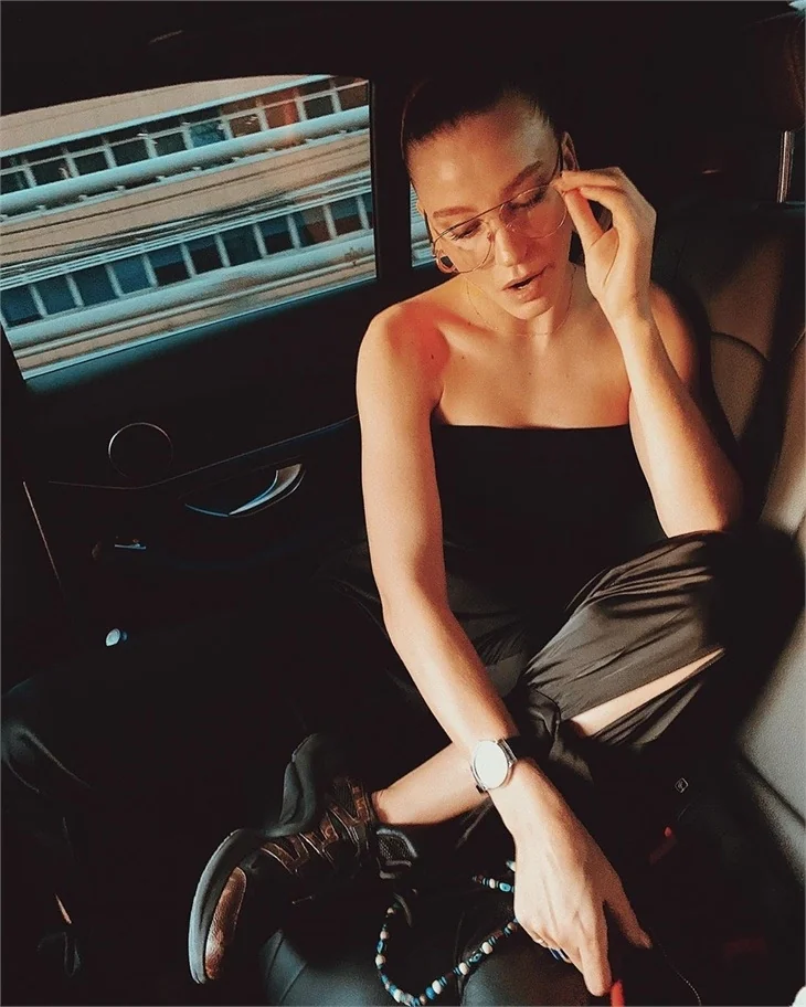 Serenay Sarıkaya 700 bin doları alınca...