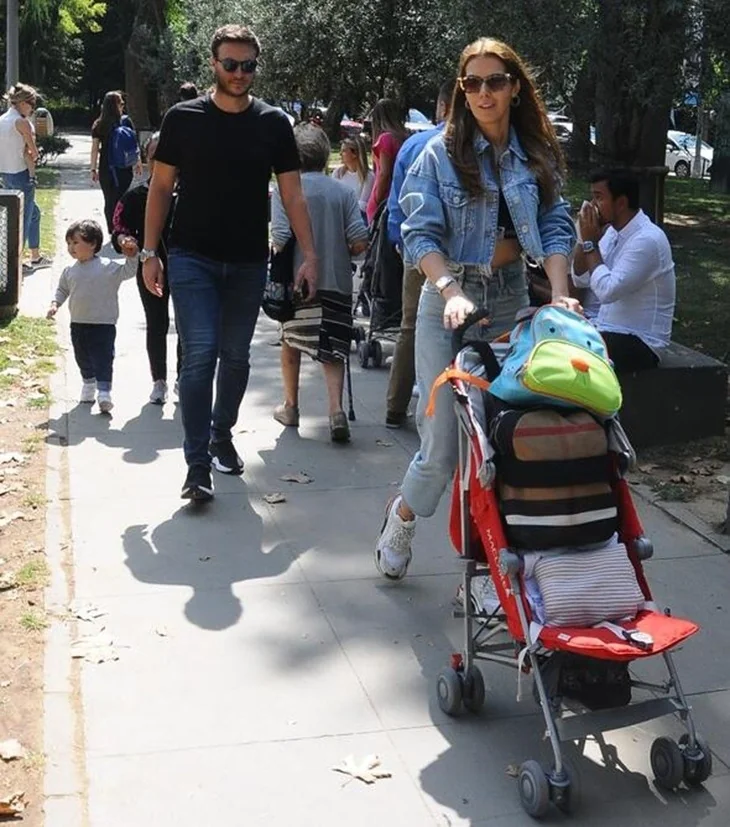 Hatice Şendil her yerde şık!