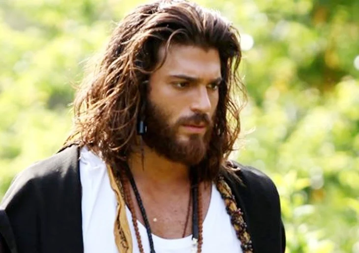 Can Yaman, Seksenler'de rol alacak mı? Açıkladı...