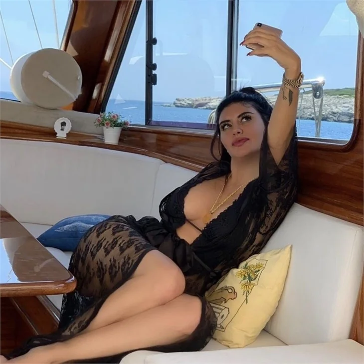 Ebru Polat 25 bin TL'lik teklifi hangi şartla kabul etti?