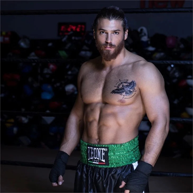 Can Yaman askerlik öncesi dünya turuna çıkıyor!