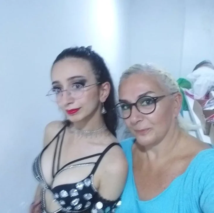 Süheyl Uygur'un kızı oryantal oldu!