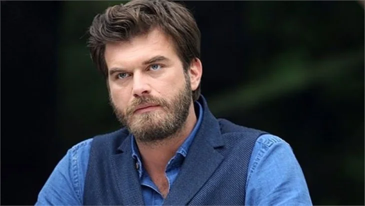 Kıvanç Tatlıtuğ'un avukatı canlı yayında neden özür diledi?