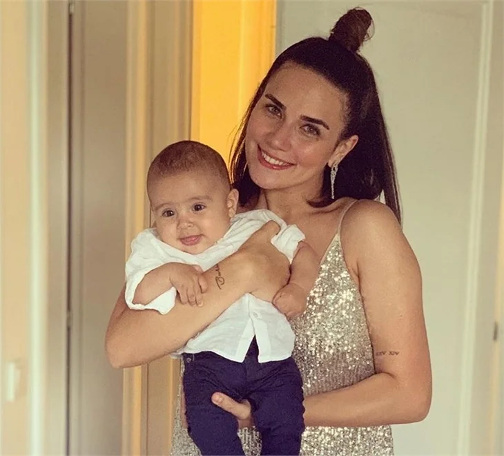 Buse Varol ticarete atılıyor!
