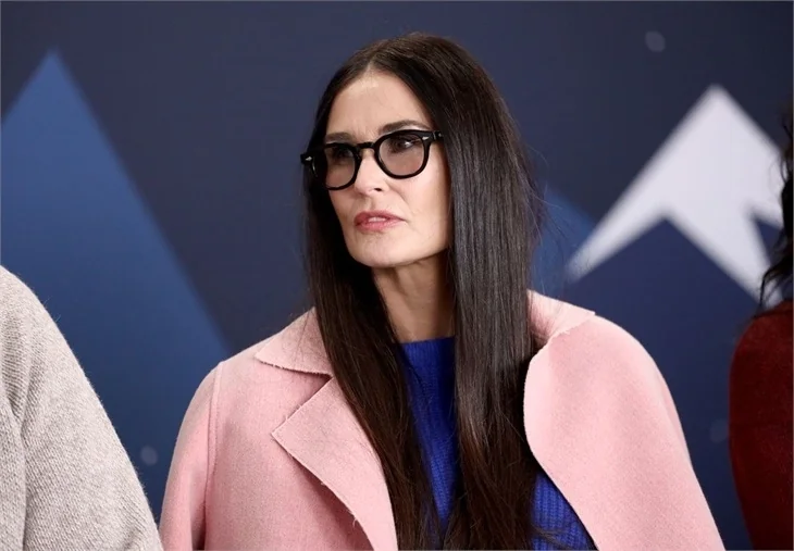 Demi Moore: "Annem beni 500 dolara sattı!"