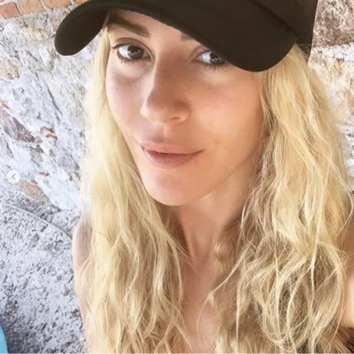 Sinem Kobal fotoğrafını neden sildi?