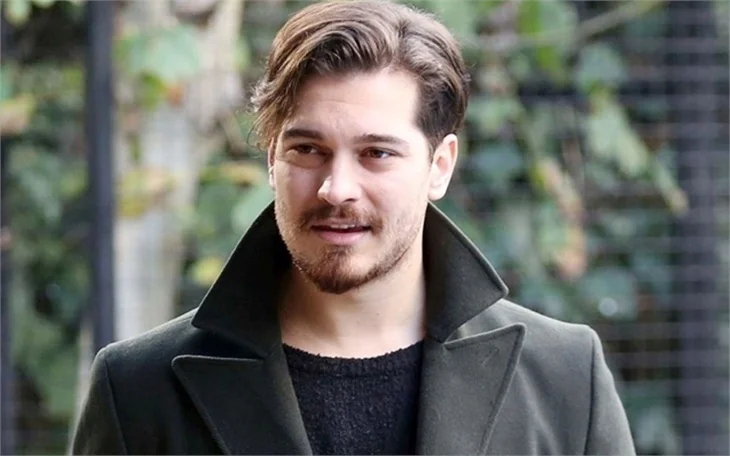 Çağatay Ulusoy 80 tane kadınla...