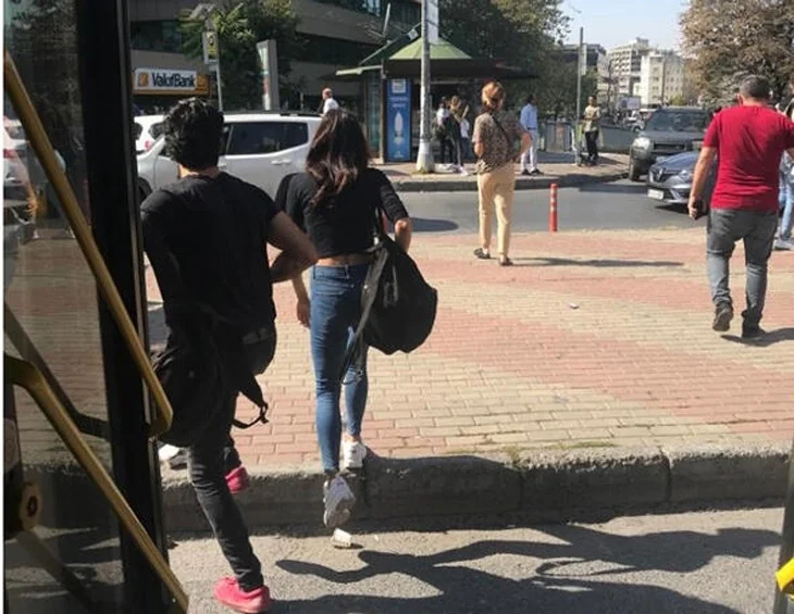 Hande Ataizi halk otobüsünde görüntülendi!