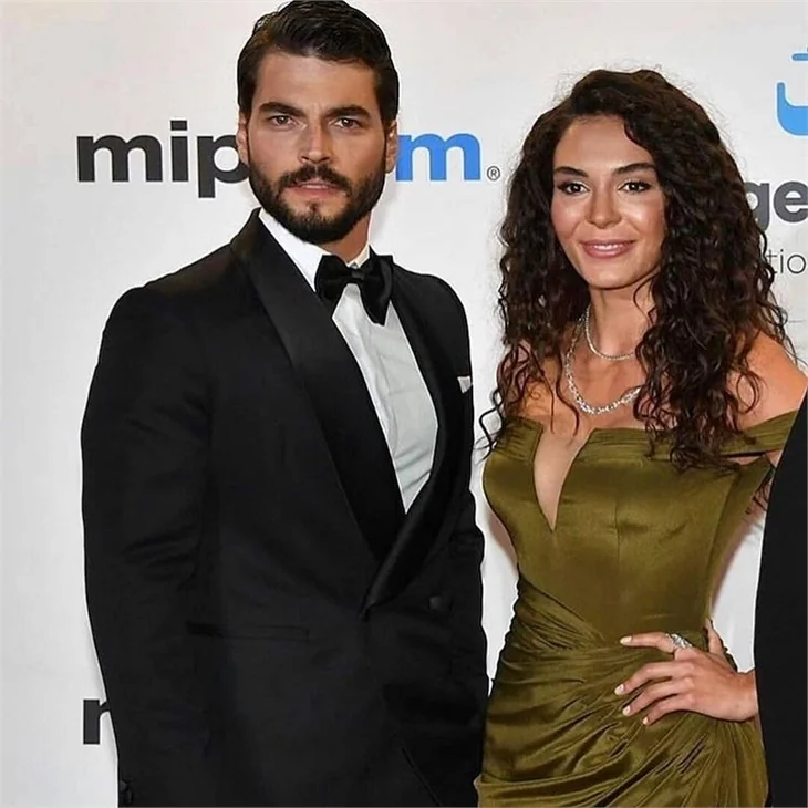 Cannes'a Türk akını! Burak Özçivit, Ebru Şahin, Akın Akınözü...