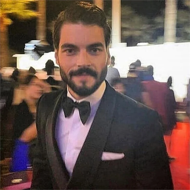 Cannes'a Türk akını! Burak Özçivit, Ebru Şahin, Akın Akınözü...