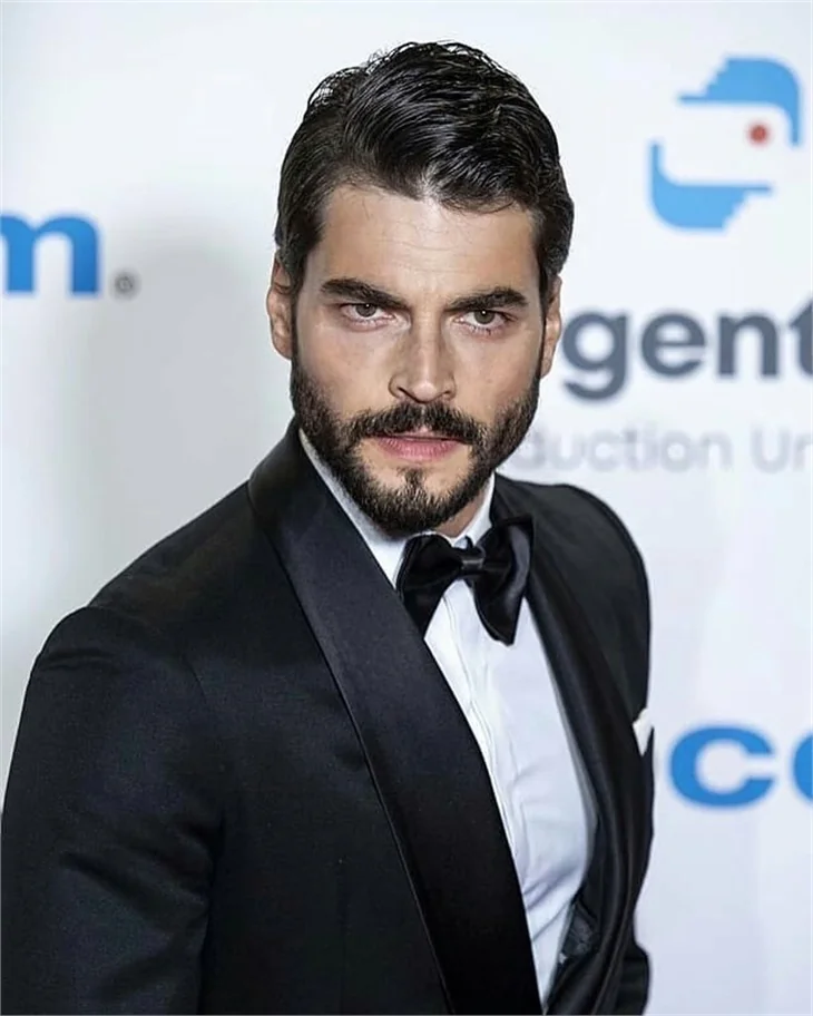 Cannes'a Türk akını! Burak Özçivit, Ebru Şahin, Akın Akınözü...