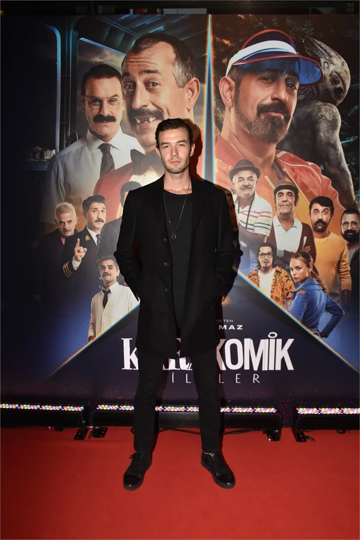 Cem Yılmaz'ın Karakomik Filmler'i gala yaptı!