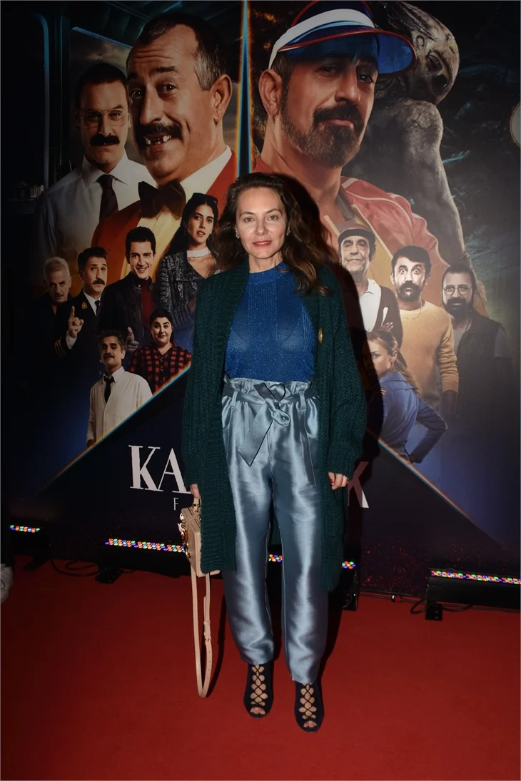 Cem Yılmaz'ın Karakomik Filmler'i gala yaptı!