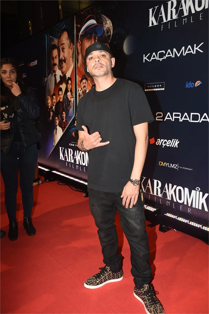 Cem Yılmaz'ın Karakomik Filmler'i gala yaptı!