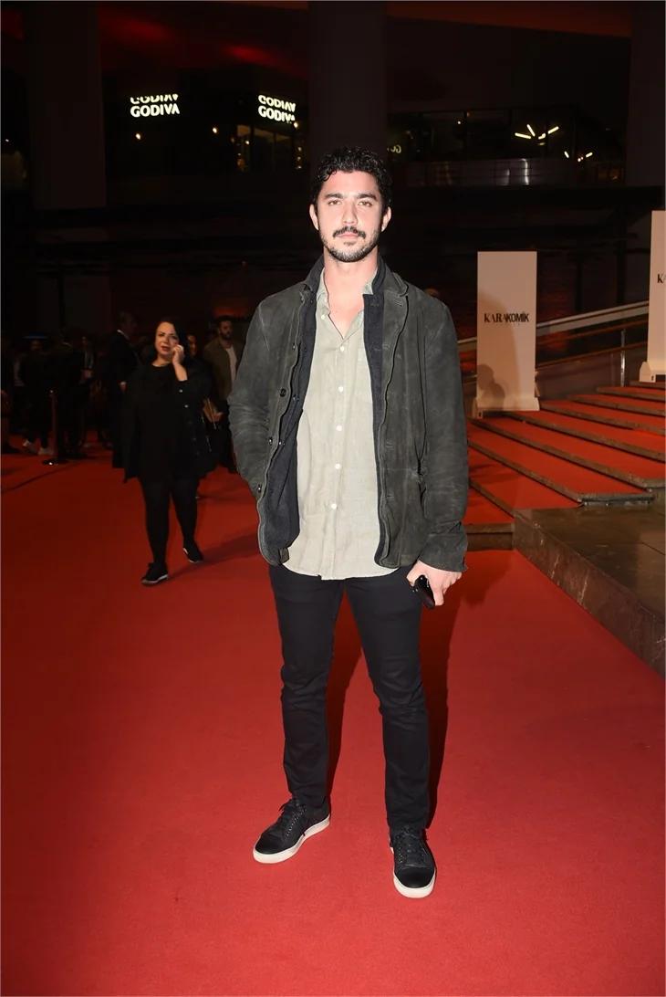 Cem Yılmaz'ın Karakomik Filmler'i gala yaptı!