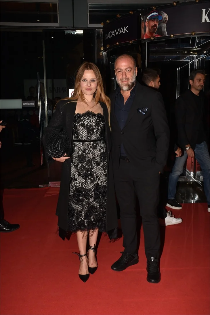 Cem Yılmaz'ın Karakomik Filmler'i gala yaptı!