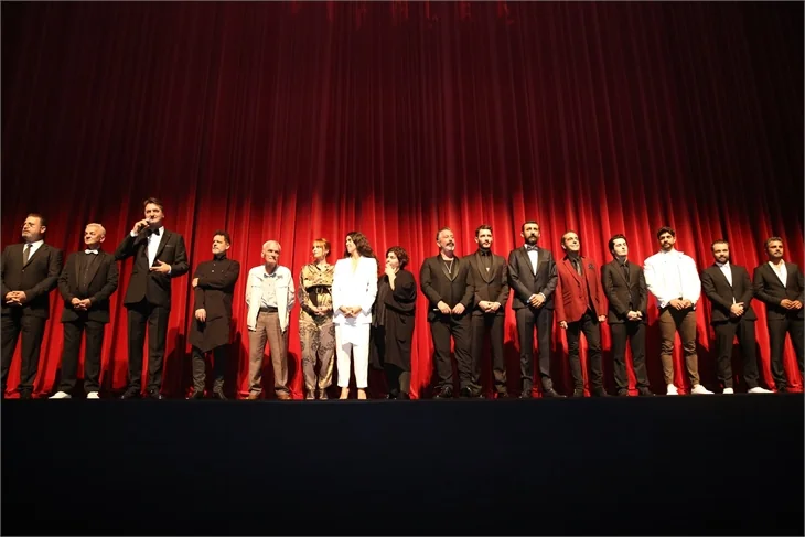 Cem Yılmaz'ın Karakomik Filmler'i gala yaptı!