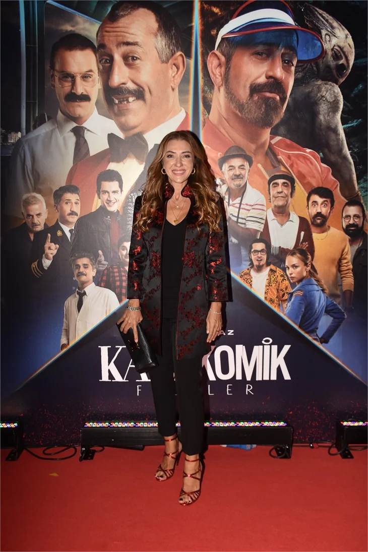 Cem Yılmaz'ın Karakomik Filmler'i gala yaptı!