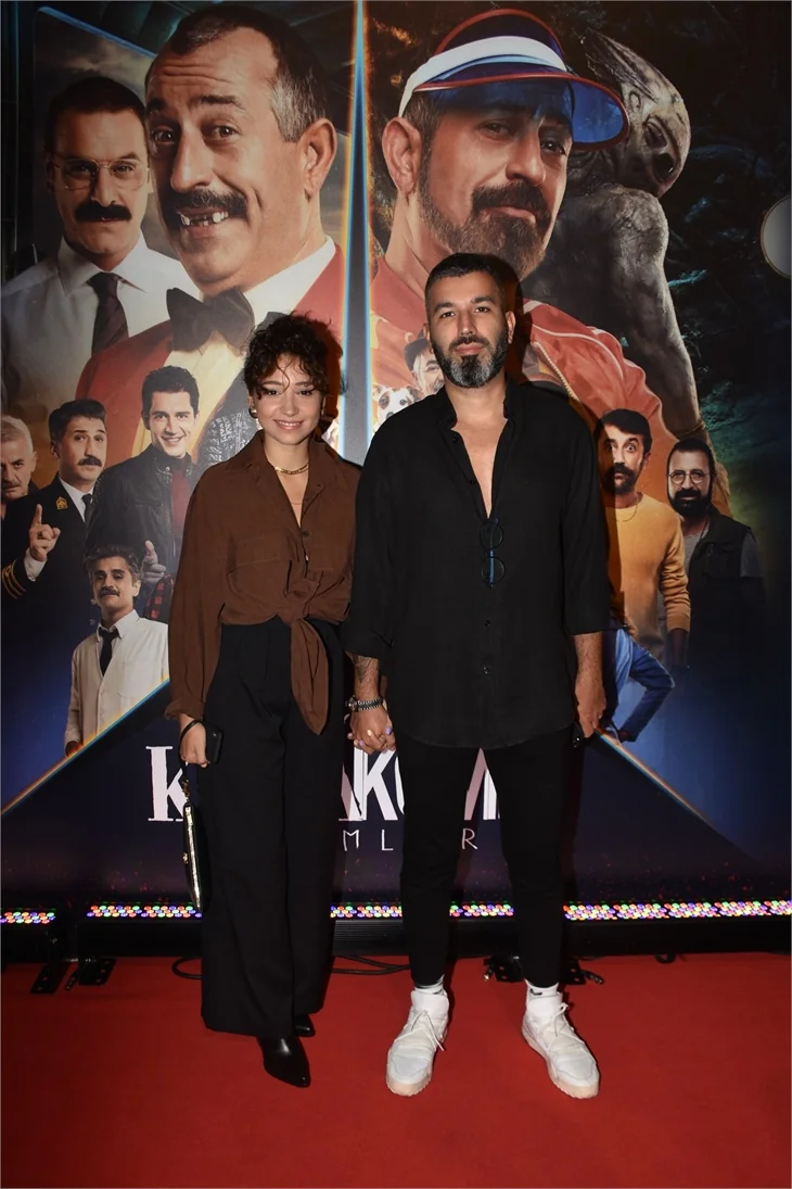 Cem Yılmaz'ın Karakomik Filmler'i gala yaptı!