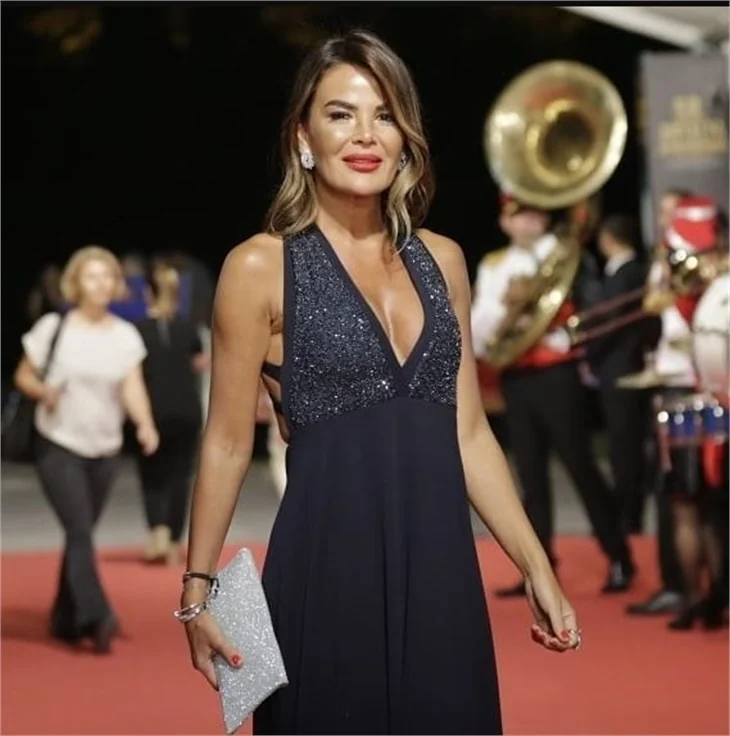 Altın Portakal'da kırmızı halıda şıklık yarışı!
