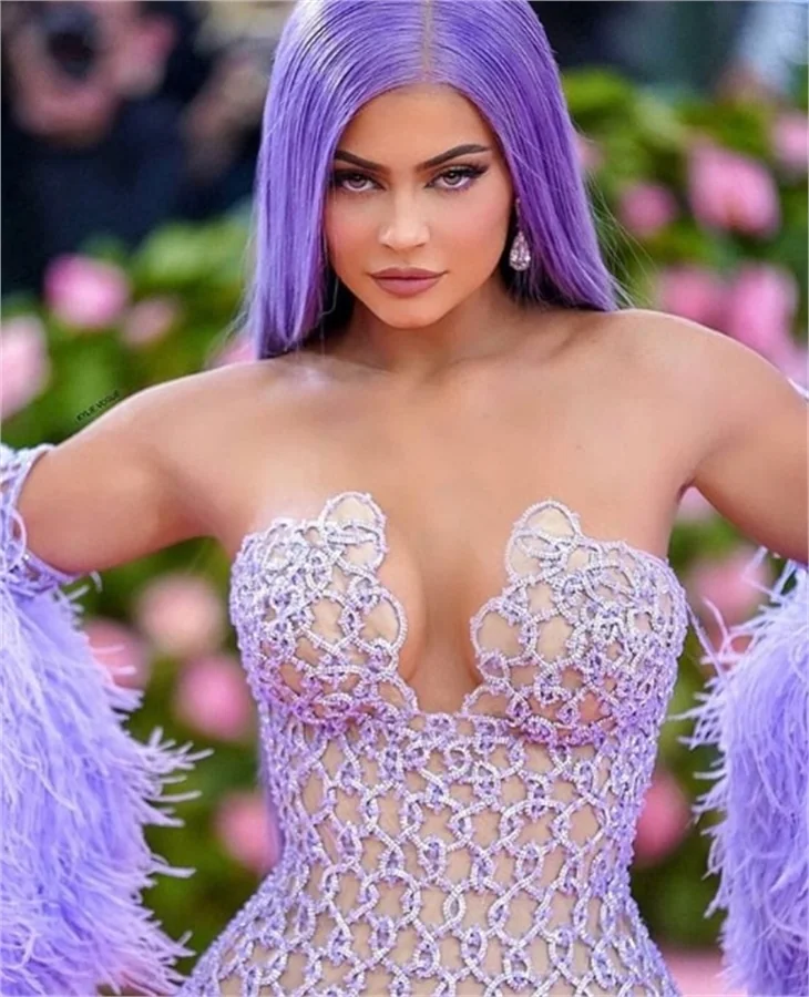 Kylie Jenner'dan cadılar bayramı sürprizi!