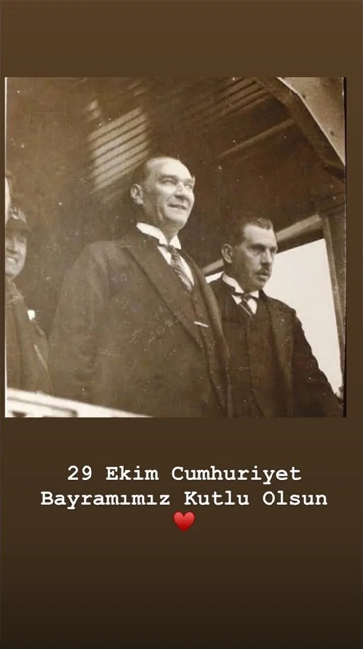 Ünlülerin 29 Ekim Cumhuriyet Bayramı paylaşımları!