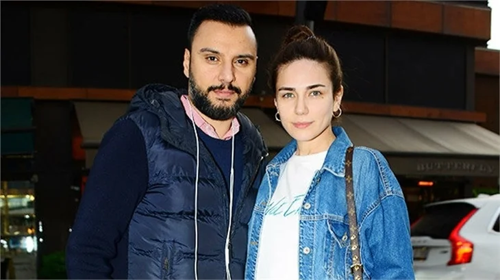 Buse Varol'dan dizi sürprizi!