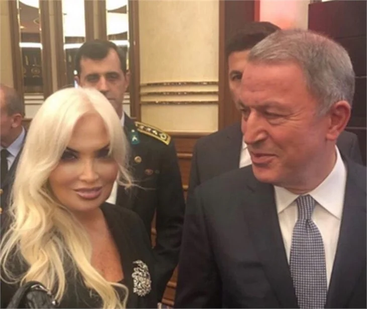 Kabul törenine ünlü isimler akın etti!