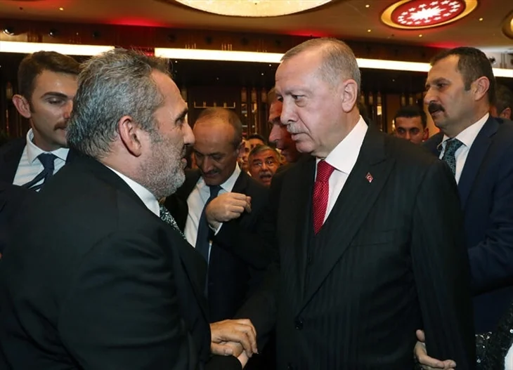 Kabul törenine ünlü isimler akın etti!