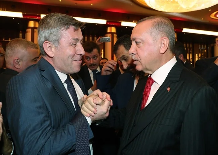 Kabul törenine ünlü isimler akın etti!