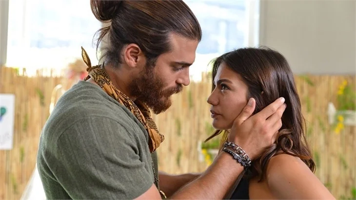 Demet Özdemir çok net konuştu: "Can Yaman ile yeniden..."