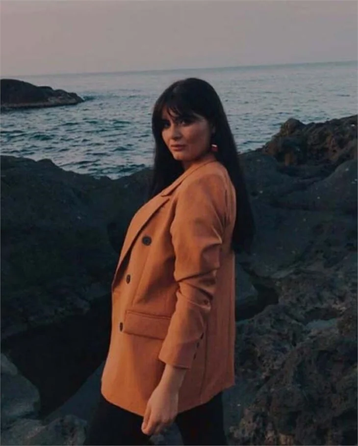 Hanife'den takipçilerine sert tepki: "Bir tek siz akıllısınız"